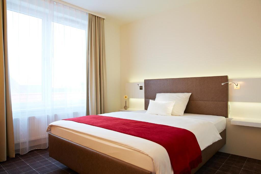 Landhotel Sonne Neuendettelsau Kamer foto