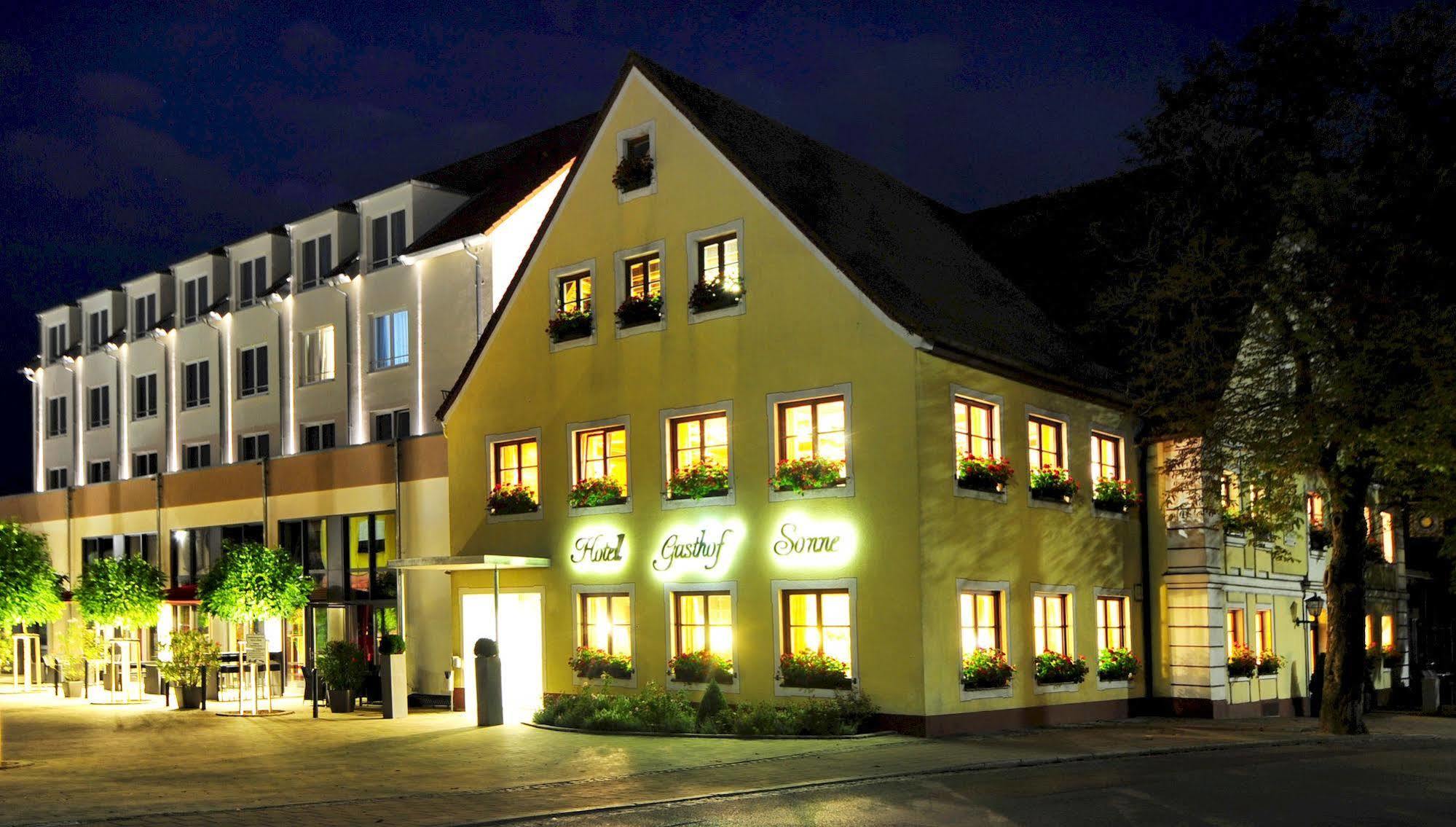 Landhotel Sonne Neuendettelsau Buitenkant foto